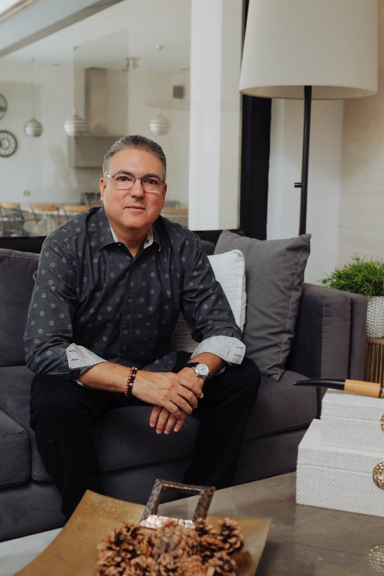Adalberto Atondo Aguayo, asesor de seguros